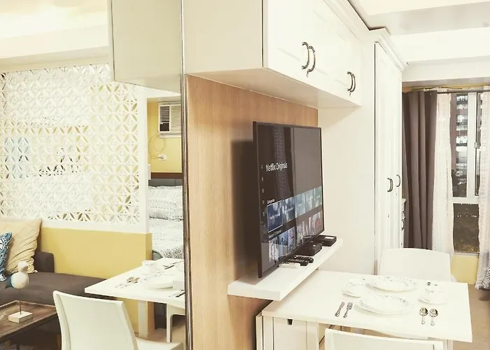 Apartment 5th Floor It Park Walking Distance To Everything Cebu