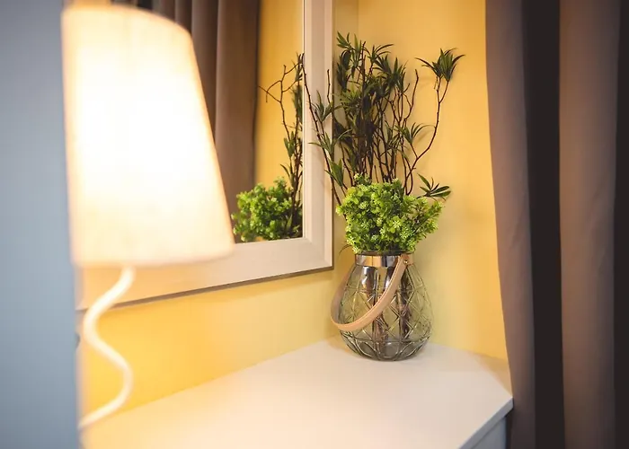 Apartment 5th Floor It Park Walking Distance To Everything *