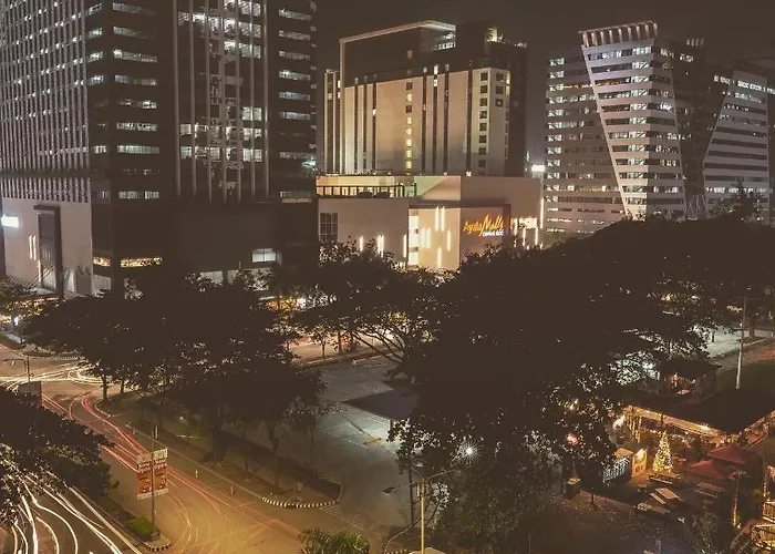 5th Floor It Park Walking Distance To Everything Apartment Cebu
